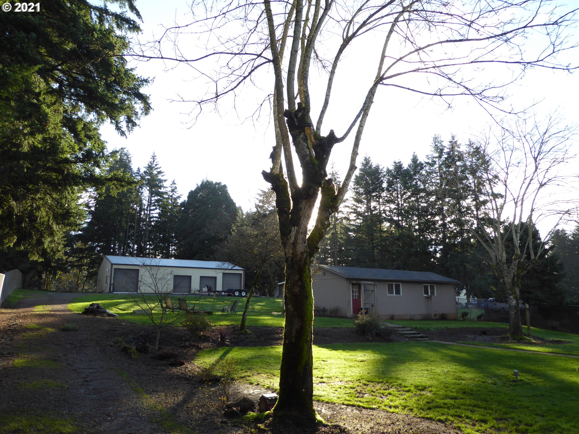 14740 South Henrici Road Oregon City, OR 97045 - Photo 4 of 11 Gallery Image 4