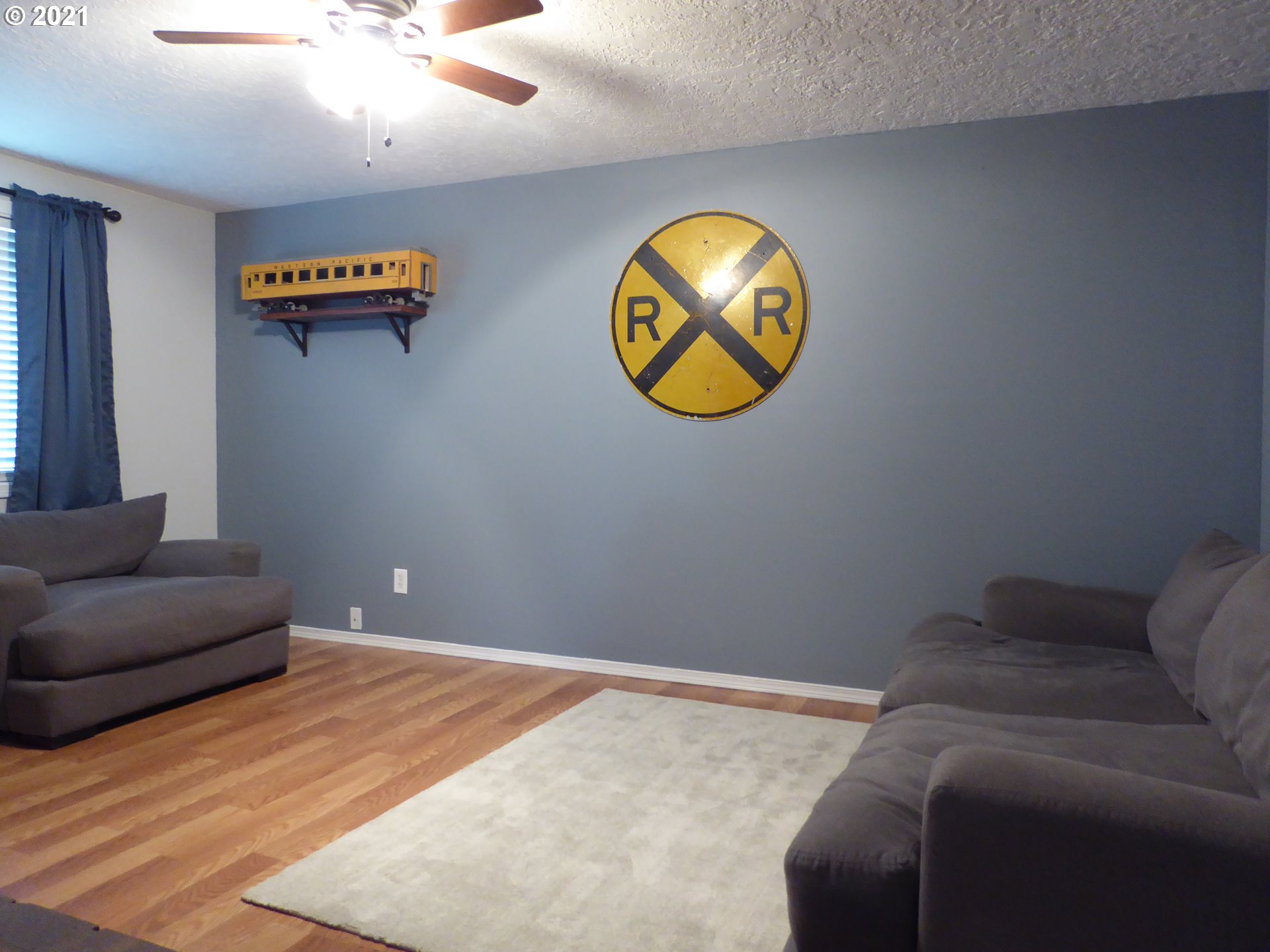 14740 South Henrici Road Oregon City, OR 97045 - Photo 7 of 11 Gallery Image 7