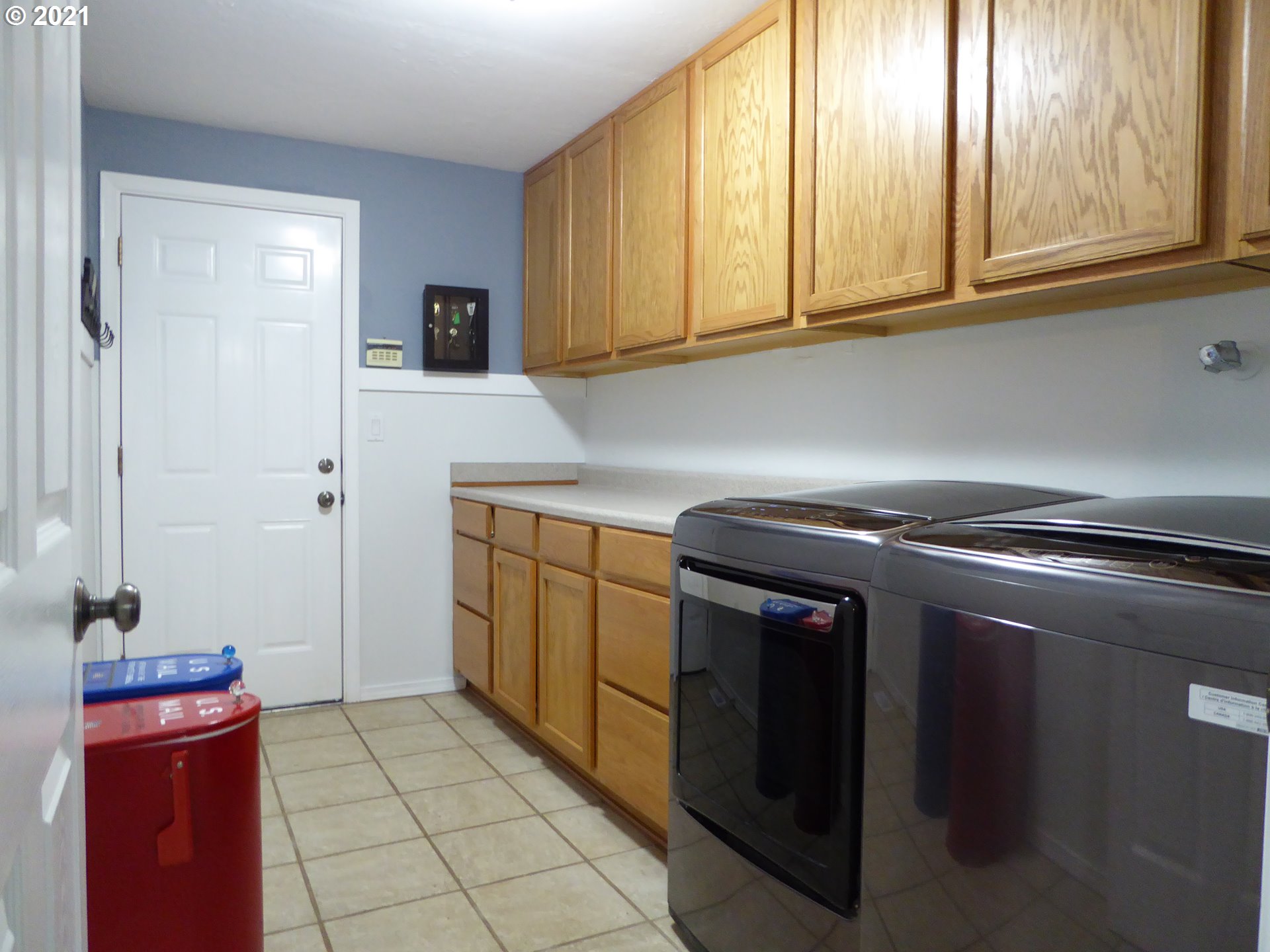 14740 South Henrici Road Oregon City, OR 97045 - Photo 9 of 11 Gallery Image 9