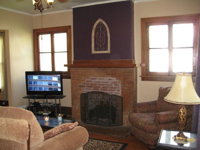 810 North Spring Street, Unit 810 Elgin, IL 60120 - Photo 2 of 22