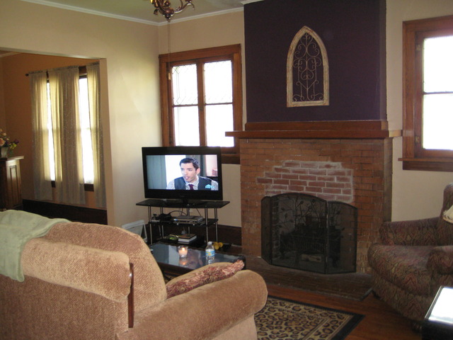 810 North Spring Street, Unit 810 Elgin, IL 60120 - Photo 3 of 22