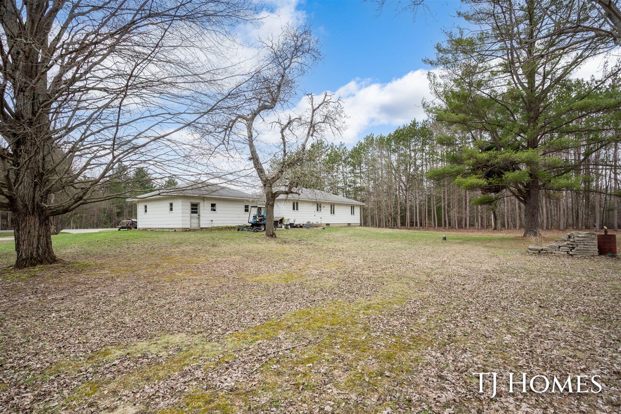 5818 East Sternberg Road Fruitport, MI 49415 - Photo 38 of 45