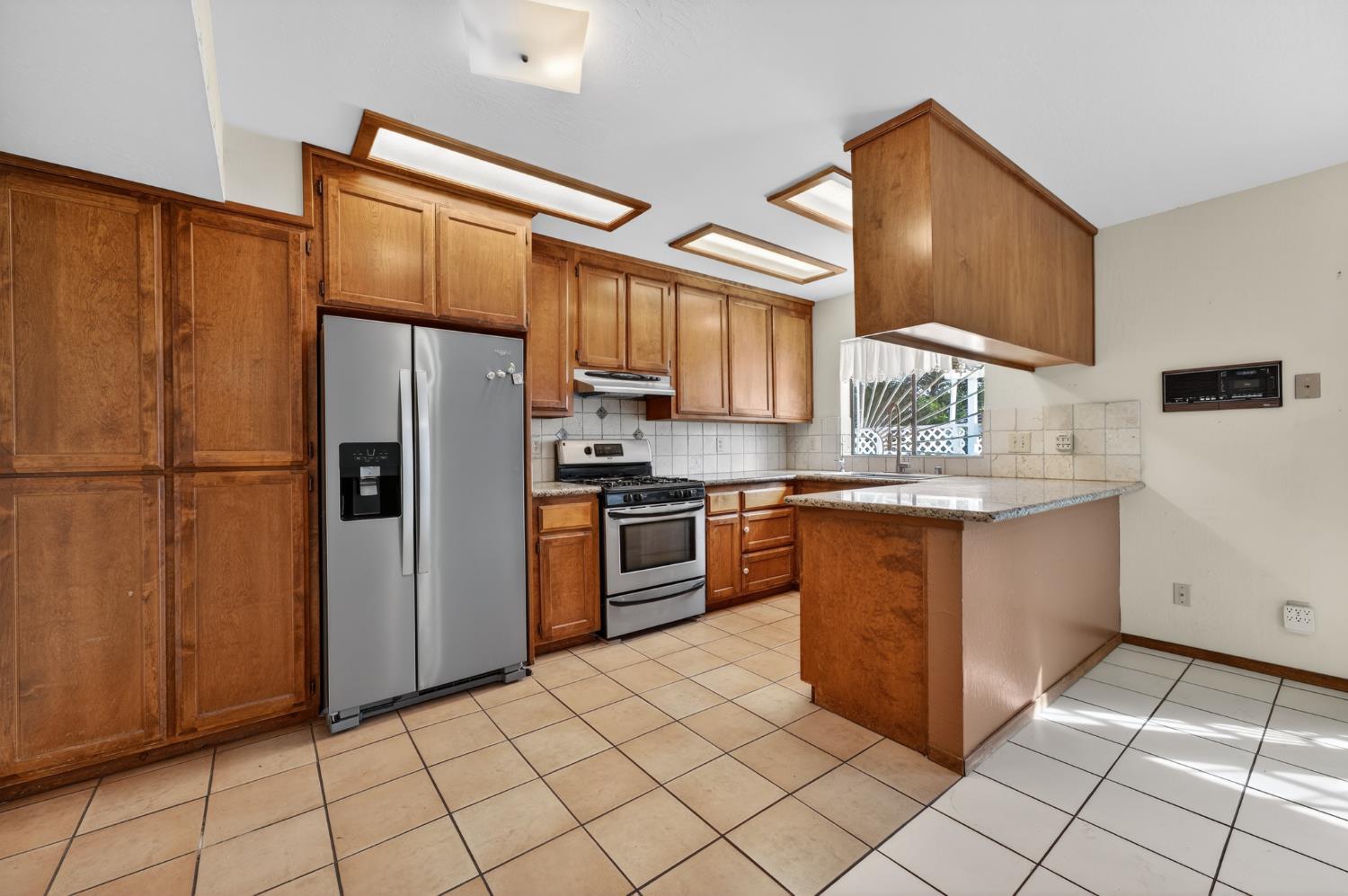 3940 Pineoakyo Court Rescue, CA 95672 - Photo 11 of 44