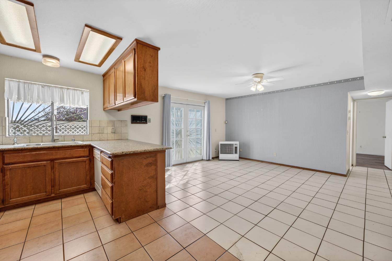 3940 Pineoakyo Court Rescue, CA 95672 - Photo 13 of 44