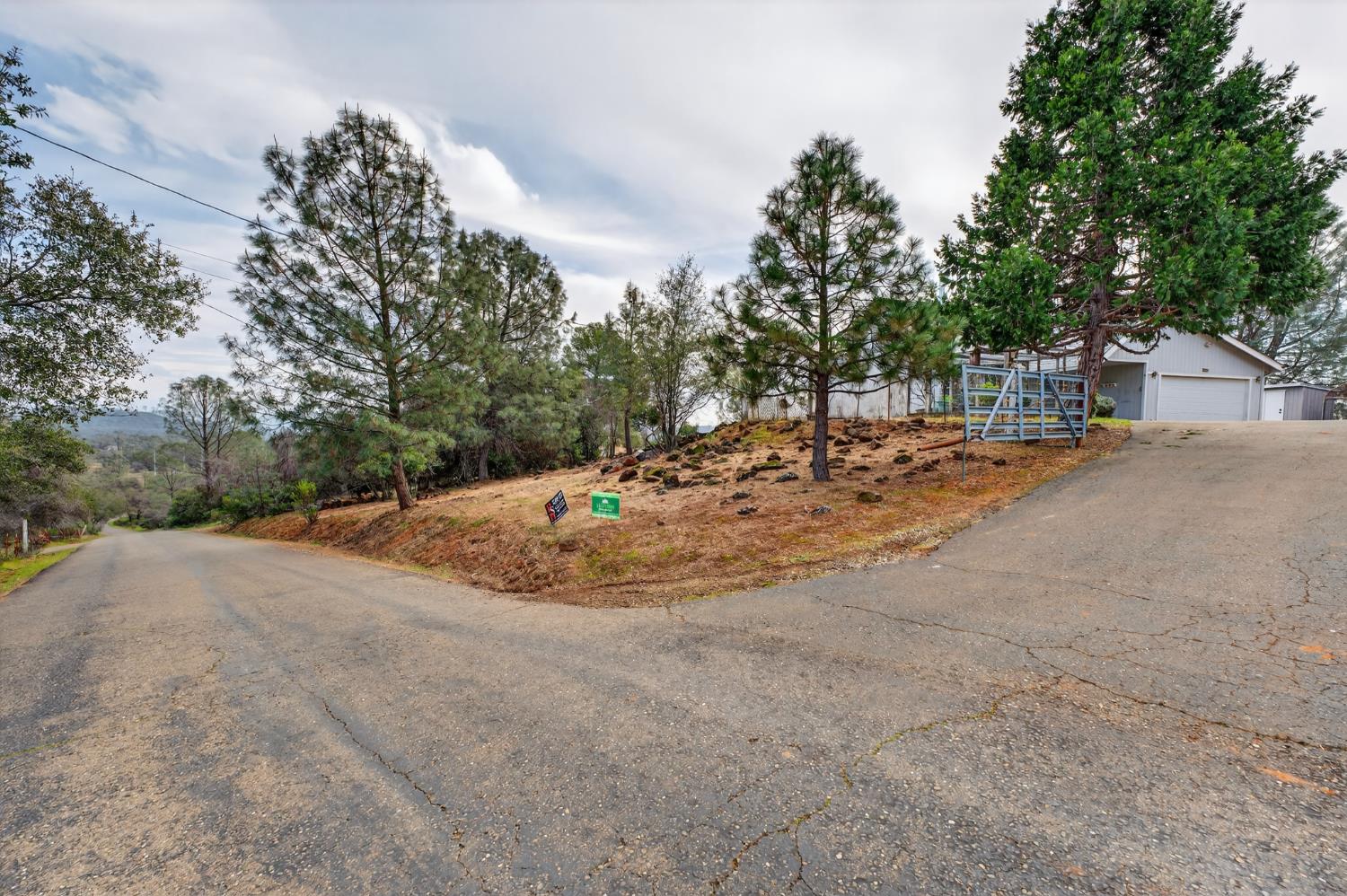 3940 Pineoakyo Court Rescue, CA 95672 - Photo 5 of 44