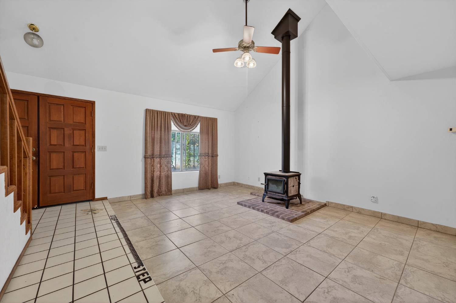 3940 Pineoakyo Court Rescue, CA 95672 - Photo 7 of 44