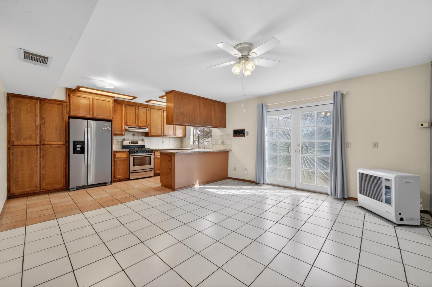 3940 Pineoakyo Court Rescue, CA 95672 - Photo 10 of 44