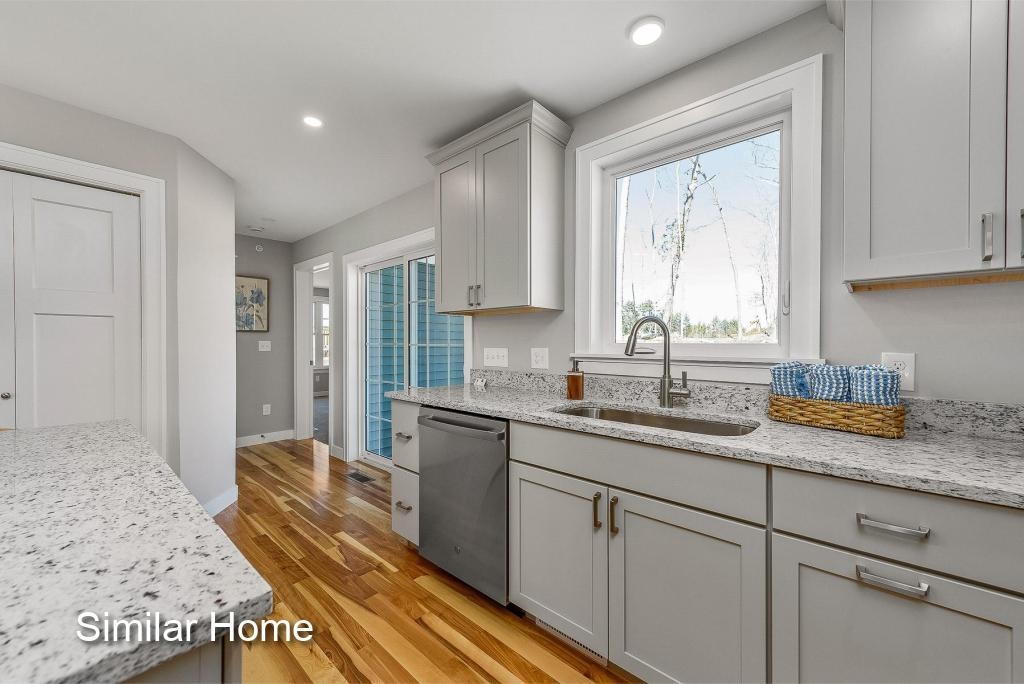 25 Summerwind Place, Unit 25 Greenland, NH 03840 - Photo 13 of 40