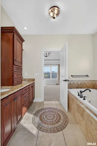 $710,000 | 9 Cobblestone Lane, Le Claire, IA 52753