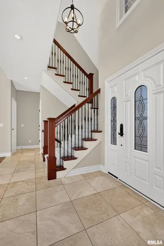 $710,000 | 9 Cobblestone Lane, Le Claire, IA 52753