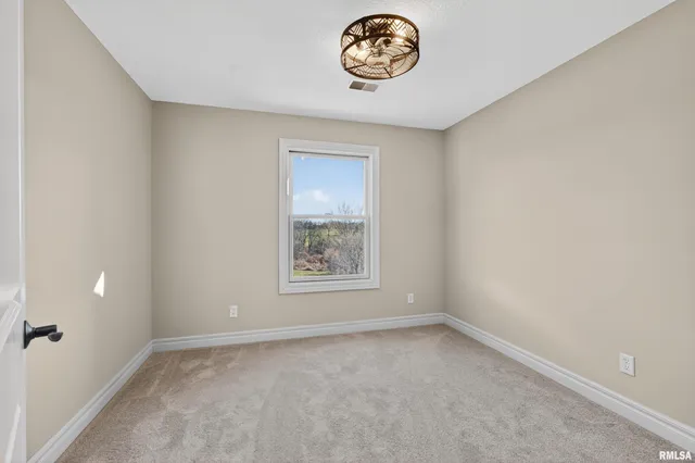 $710,000 | 9 Cobblestone Lane, Le Claire, IA 52753