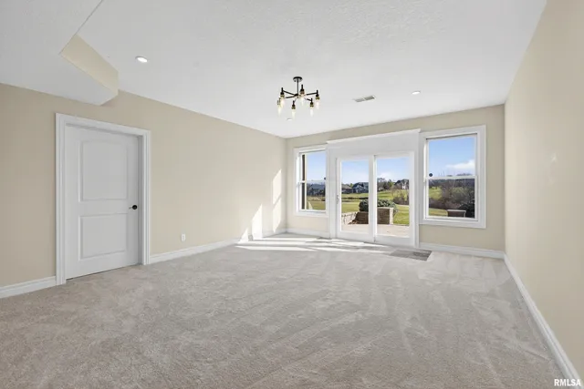 $710,000 | 9 Cobblestone Lane, Le Claire, IA 52753