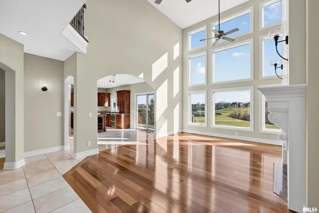 $710,000 | 9 Cobblestone Lane, Le Claire, IA 52753