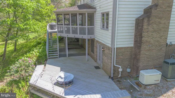 $1,025,000 | 22109 Creekview Drive, Gaithersburg, MD 20882