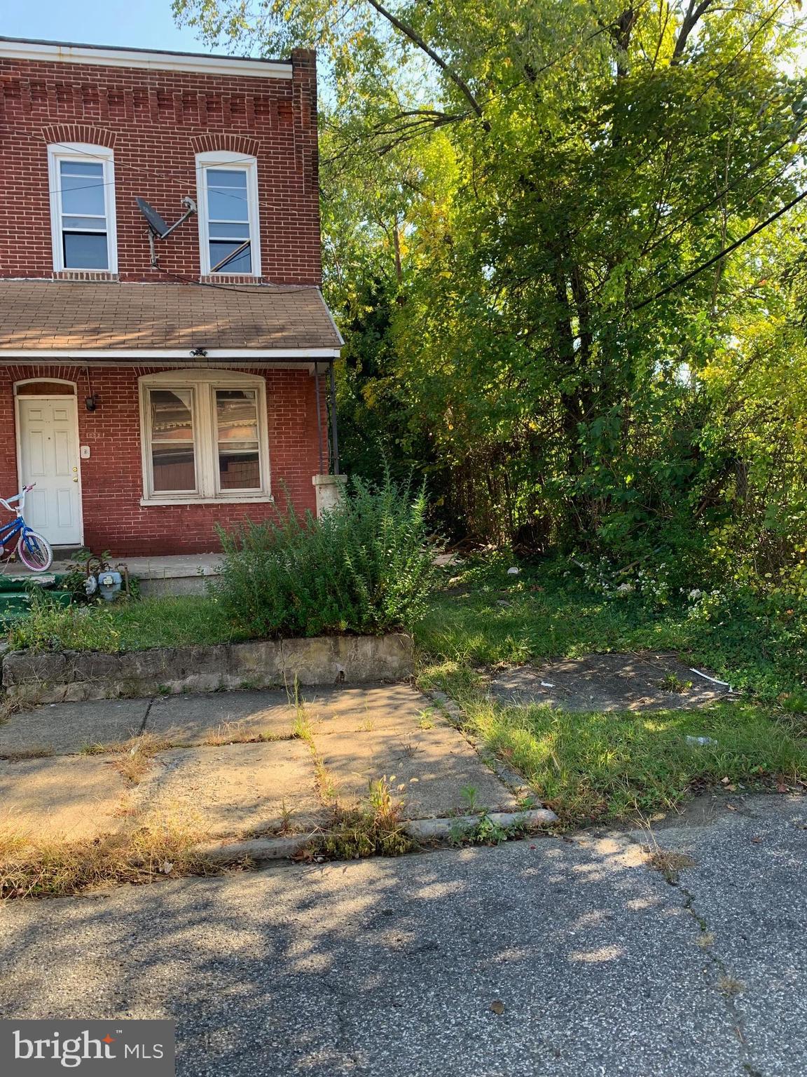 533 Butler Street Chester, PA 19013 - Photo 2 of 3