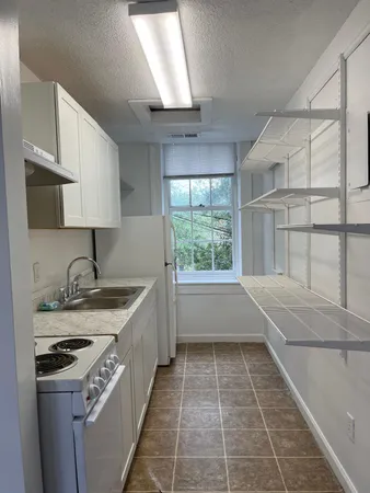 $2,200 | 126 Alexander Street, Unit E, Charleston, SC 29403