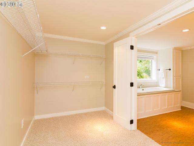 2772 Southwest Talbot Road Portland, OR 97201 - Photo 12 of 16 Gallery Image 12