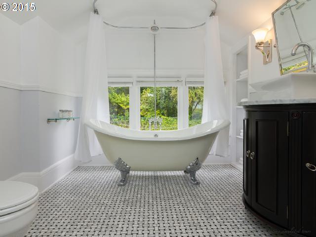 2772 Southwest Talbot Road Portland, OR 97201 - Photo 15 of 16 Gallery Image 15