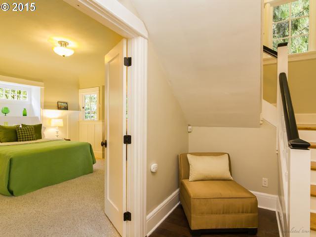 2772 Southwest Talbot Road Portland, OR 97201 - Photo 9 of 16 Gallery Image 9