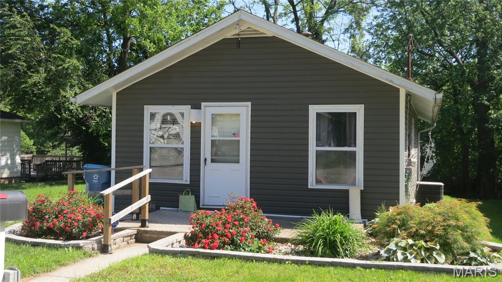 508 Stowell Avenue Alton, IL 62002 - Photo 2 of 16