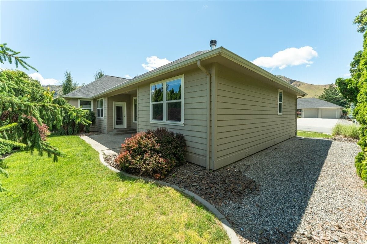 105 Pickens Street Wenatchee, WA 98801 - Photo 31 of 34