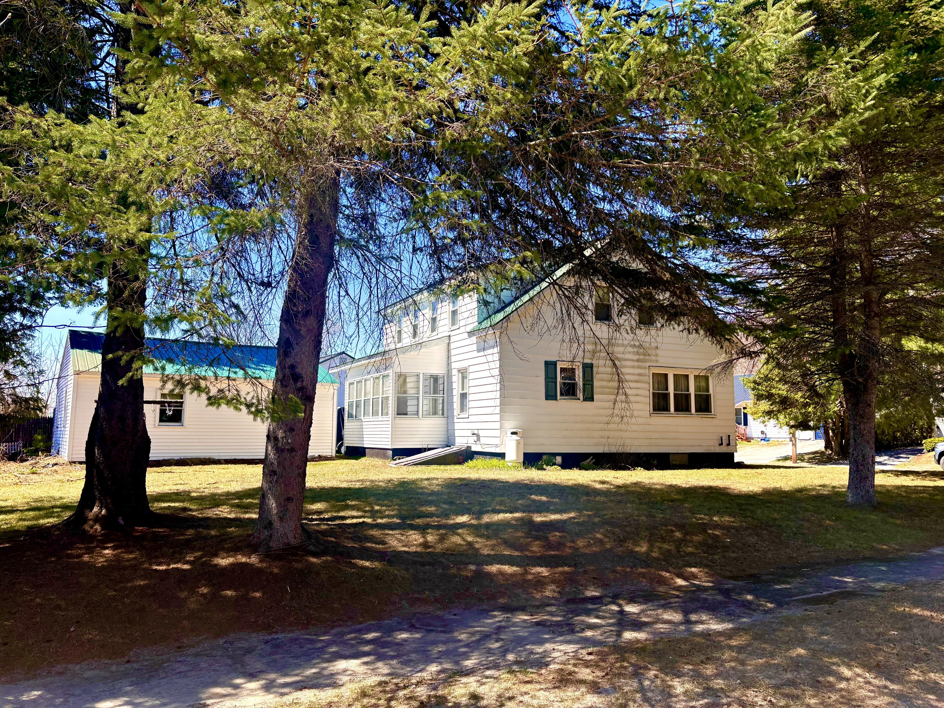 6 Winter Street Millinocket, ME 04462 - Photo 3 of 31 IMG_5931