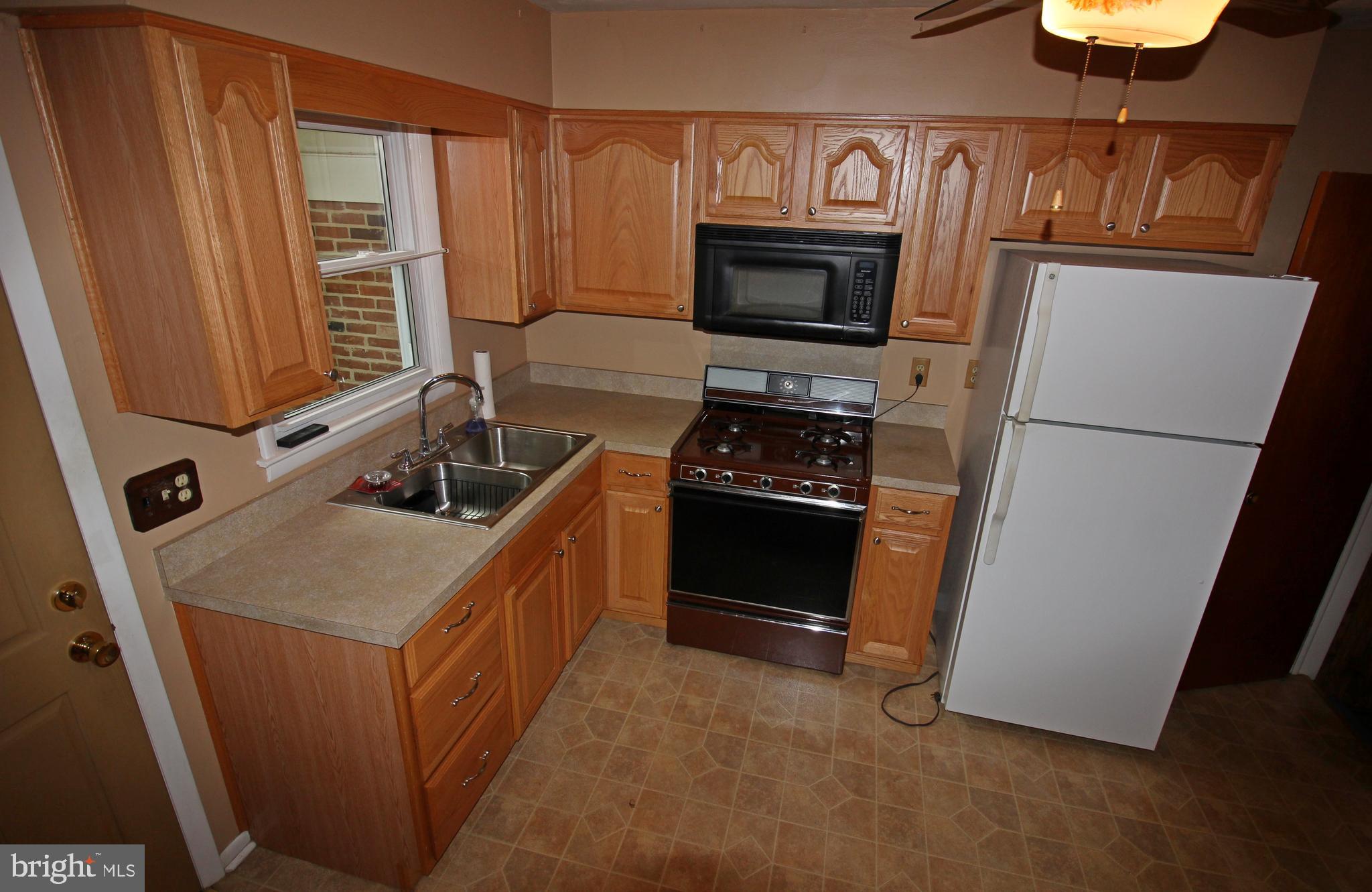 435 Fort Ross Avenue Lititz, PA 17543 - Photo 8 of 27 Gallery Image 8