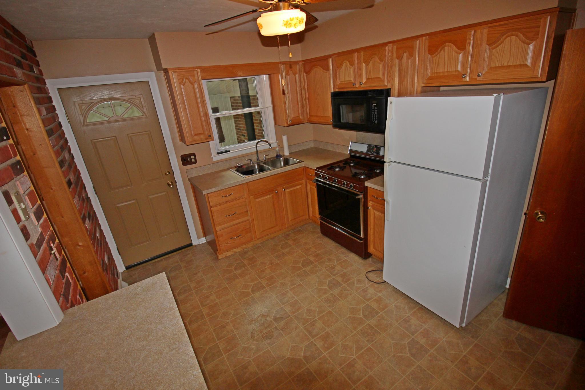 435 Fort Ross Avenue Lititz, PA 17543 - Photo 9 of 27 Gallery Image 9