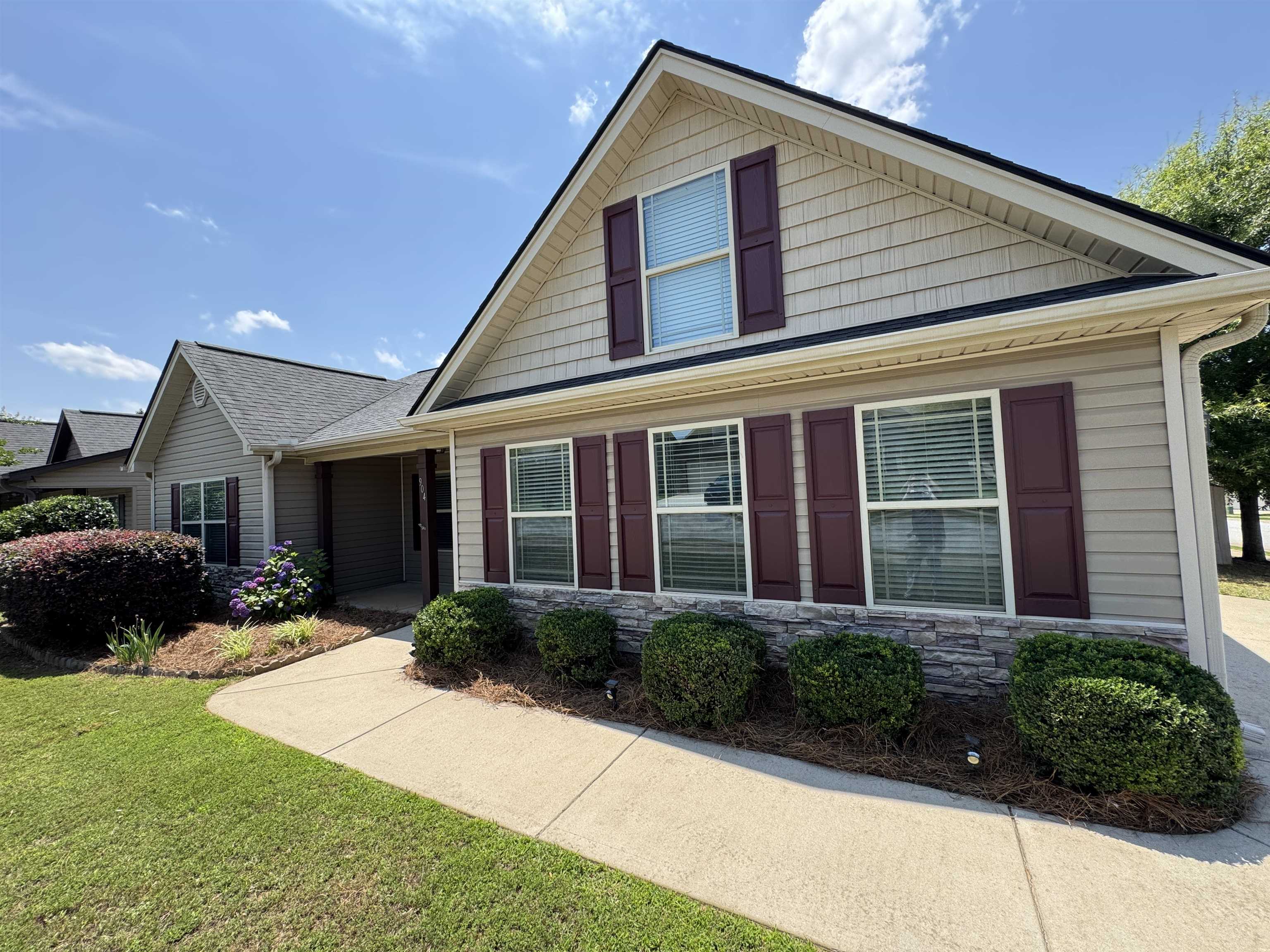 904 Sunterra Way Boiling Springs, SC 29316 - Photo 2 of 33 Gallery Image 2