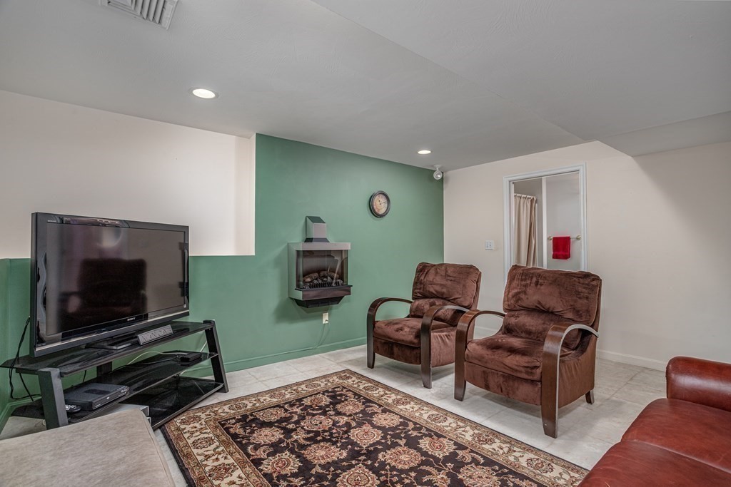 5 Castlegate Way, Unit 5 Nashua, NH 03063 - Photo 14 of 31