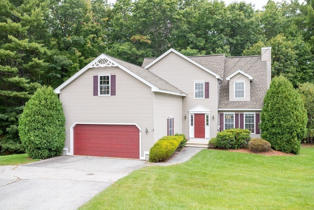 5 Castlegate Way, Unit 5 Nashua, NH 03063 - Photo 2 of 31