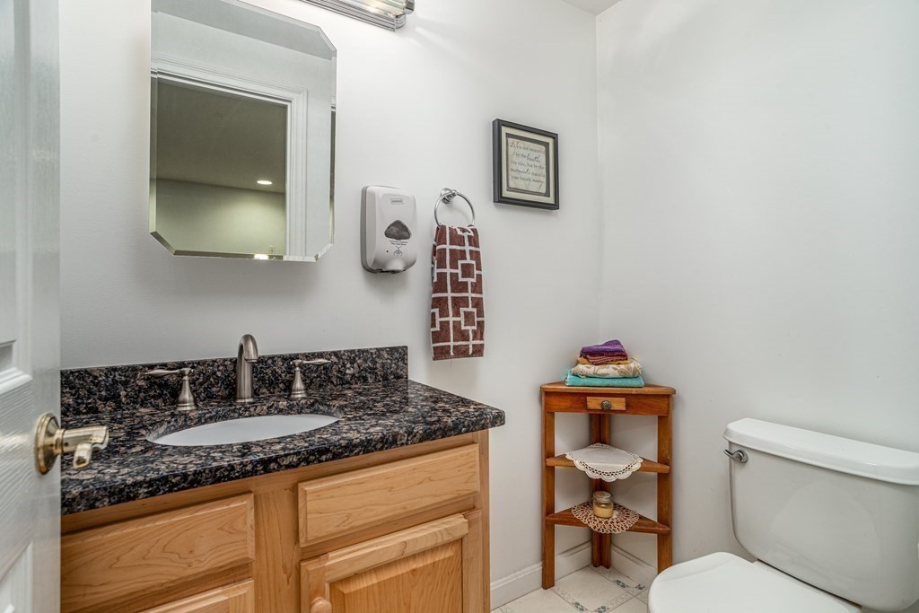 5 Castlegate Way, Unit 5 Nashua, NH 03063 - Photo 22 of 31