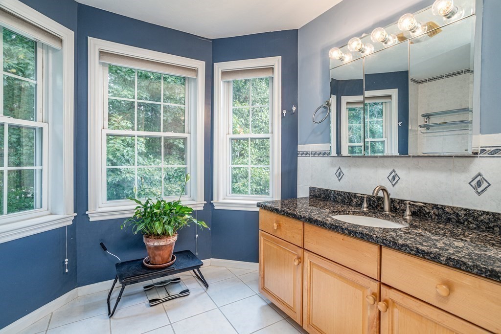 5 Castlegate Way, Unit 5 Nashua, NH 03063 - Photo 23 of 31