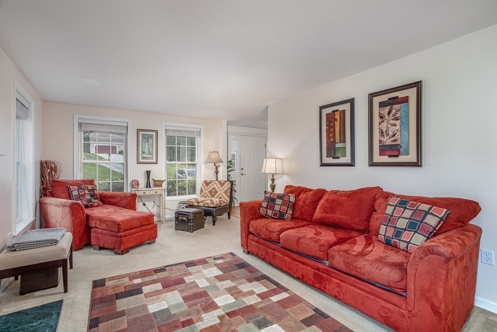 5 Castlegate Way, Unit 5 Nashua, NH 03063 - Photo 9 of 31