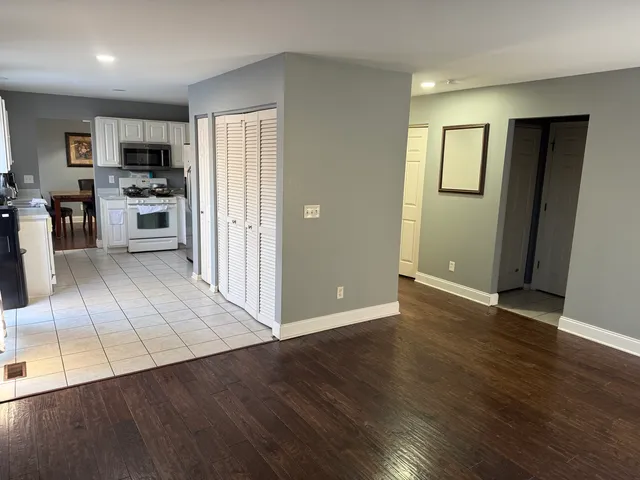 $2,950 | 470 Susan Street, Romeoville, IL 60446