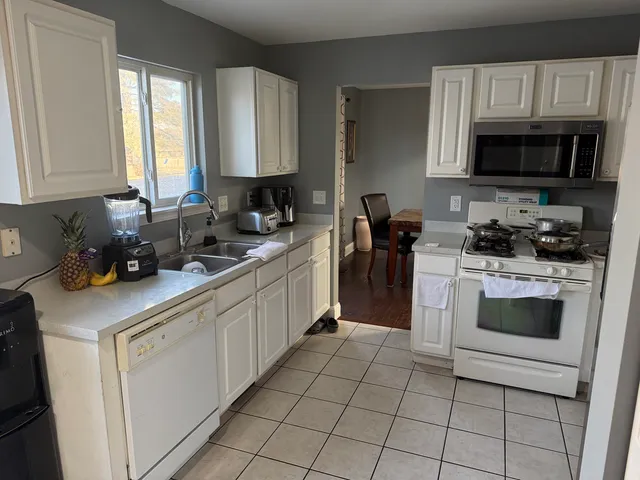 $2,950 | 470 Susan Street, Romeoville, IL 60446