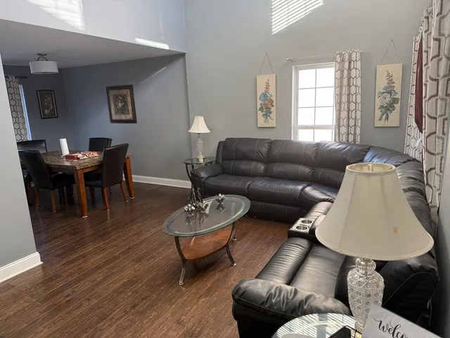 $2,950 | 470 Susan Street, Romeoville, IL 60446