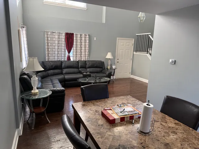 $2,950 | 470 Susan Street, Romeoville, IL 60446