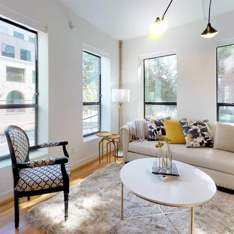 $1,870 | 3721 North Hall Street, Unit 705, Dallas, TX 75219