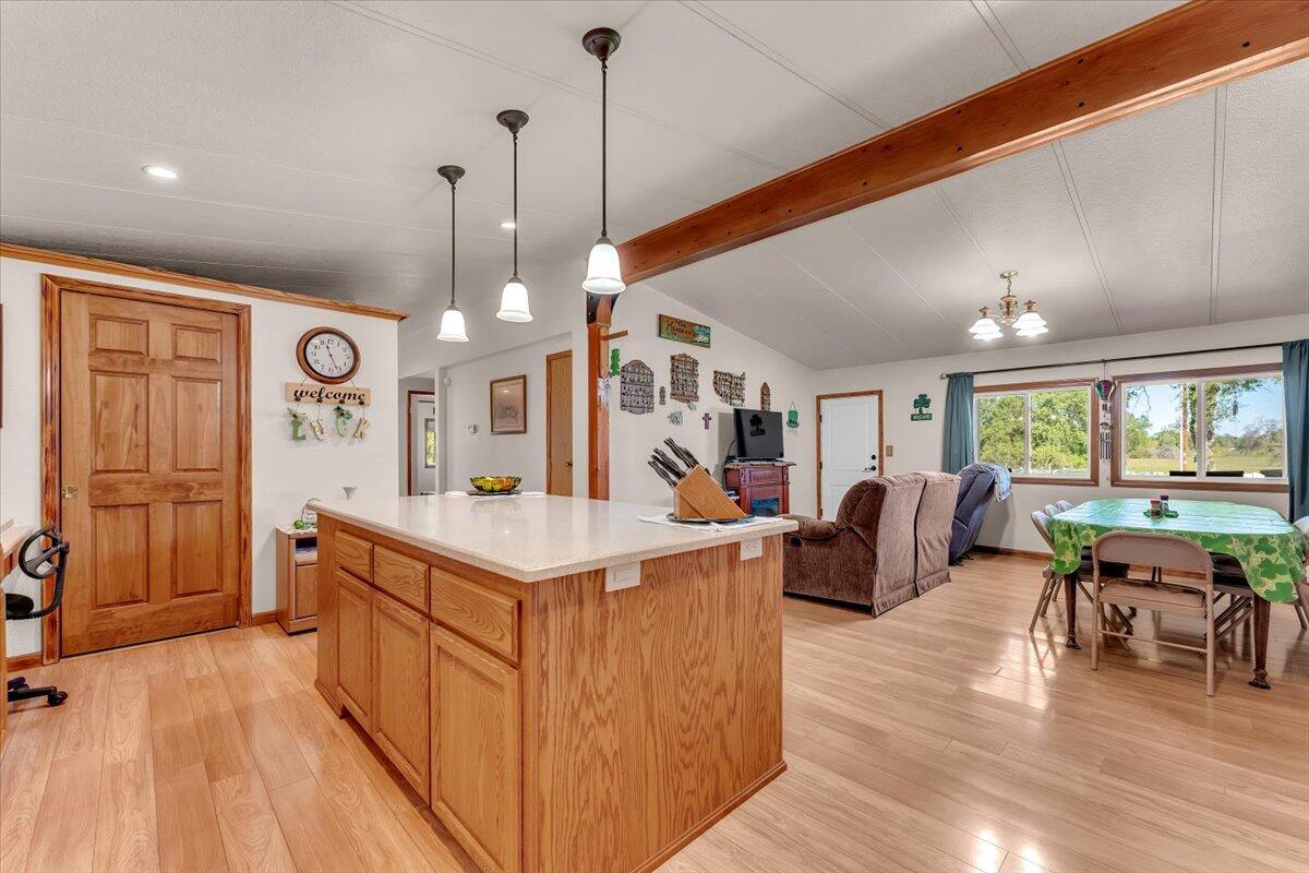 3307 Tarmac Road Redding, CA 96003 - Photo 16 of 76 Kitchen