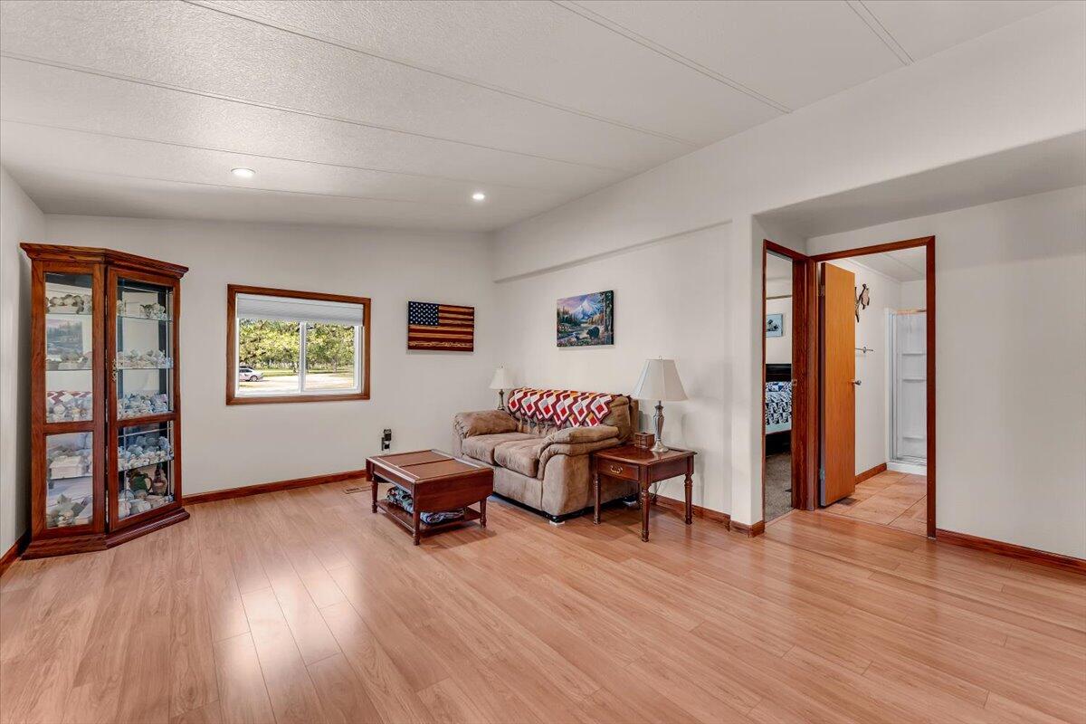 3307 Tarmac Road Redding, CA 96003 - Photo 21 of 76 Family Room