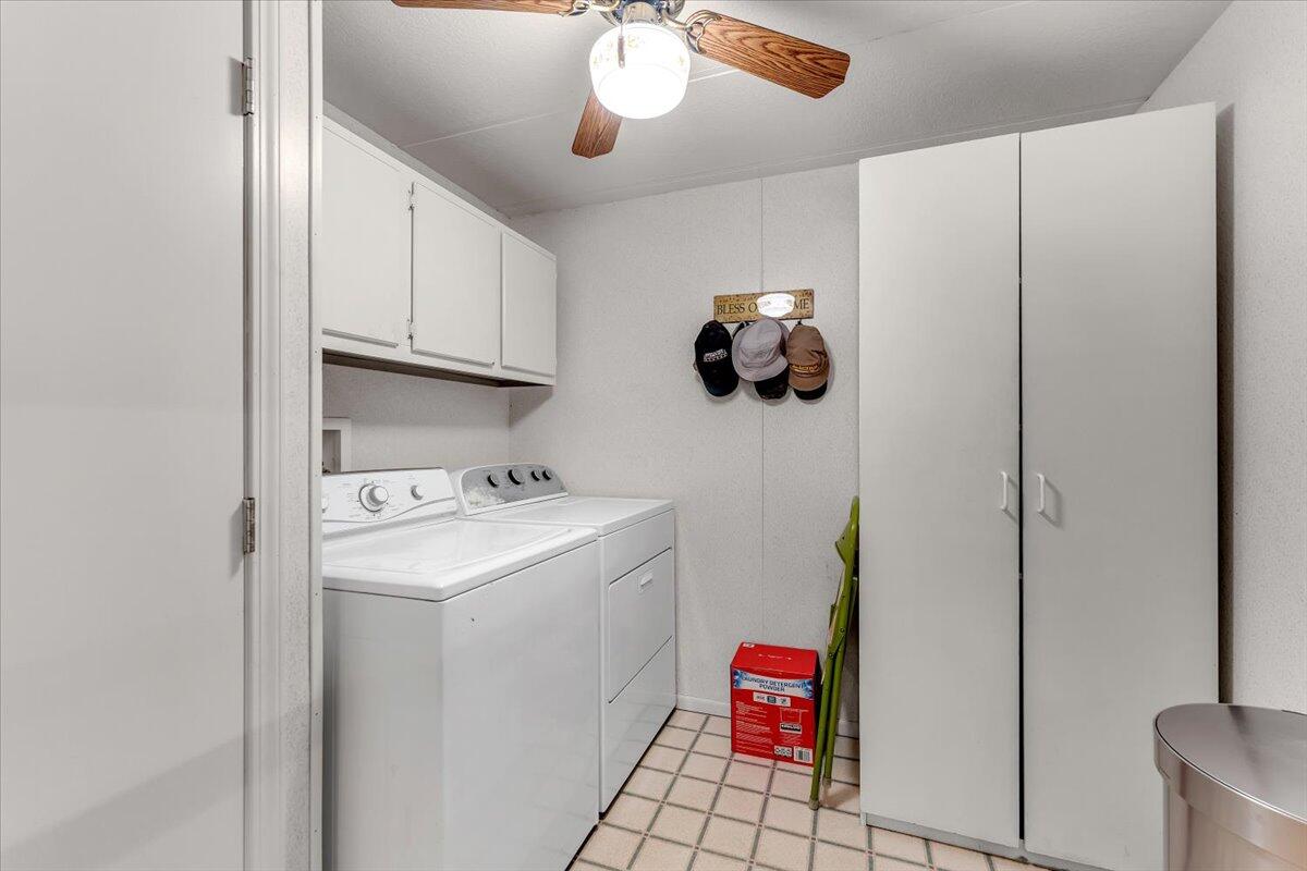 3307 Tarmac Road Redding, CA 96003 - Photo 28 of 76 Laundry Room