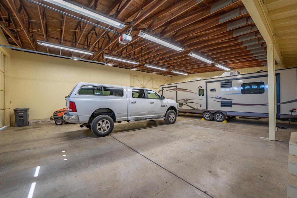 3307 Tarmac Road Redding, CA 96003 - Photo 29 of 76 Huge Garage!