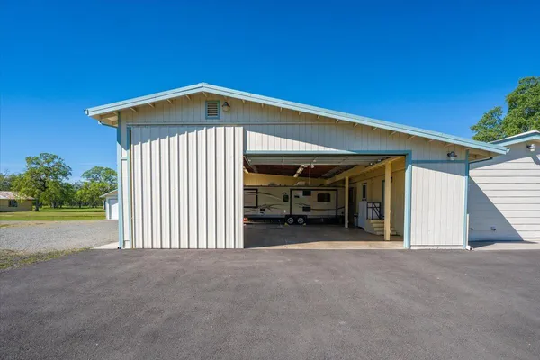 $698,000 | 3307 Tarmac Road, Redding, CA 96003