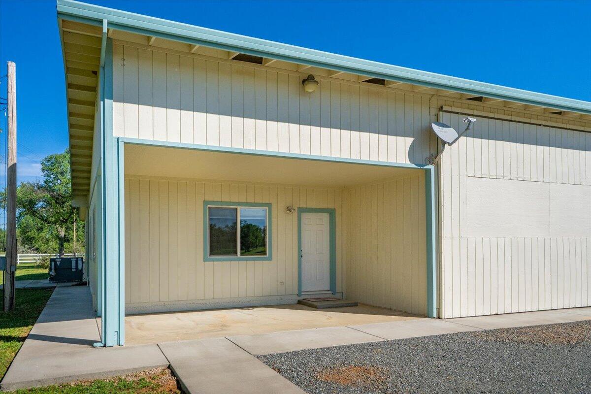 3307 Tarmac Road Redding, CA 96003 - Photo 38 of 76 Covered Back Patio