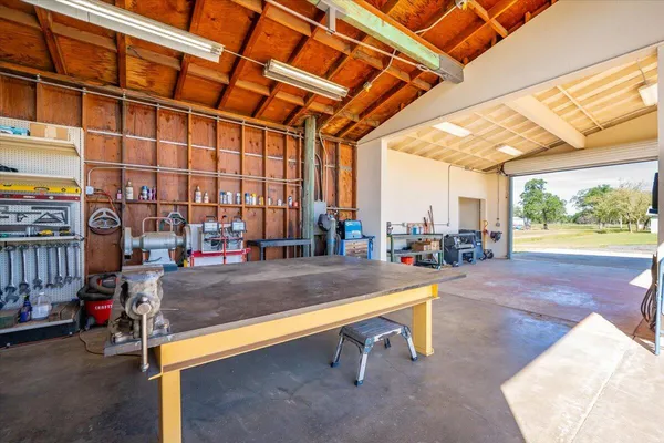 $698,000 | 3307 Tarmac Road, Redding, CA 96003