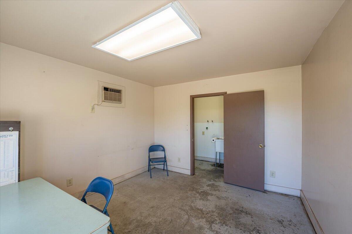 3307 Tarmac Road Redding, CA 96003 - Photo 49 of 76 Shop's office and attachd bath