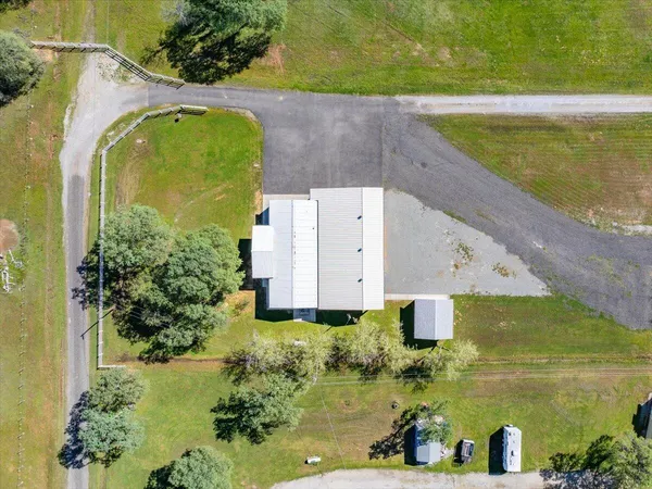 $698,000 | 3307 Tarmac Road, Redding, CA 96003