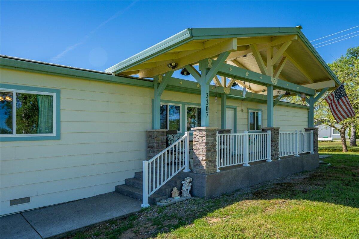 3307 Tarmac Road Redding, CA 96003 - Photo 7 of 76 Front