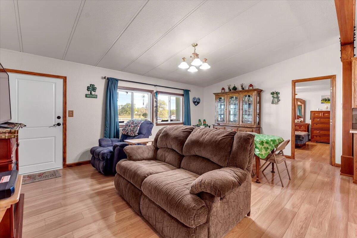 3307 Tarmac Road Redding, CA 96003 - Photo 10 of 76 Entry Interior